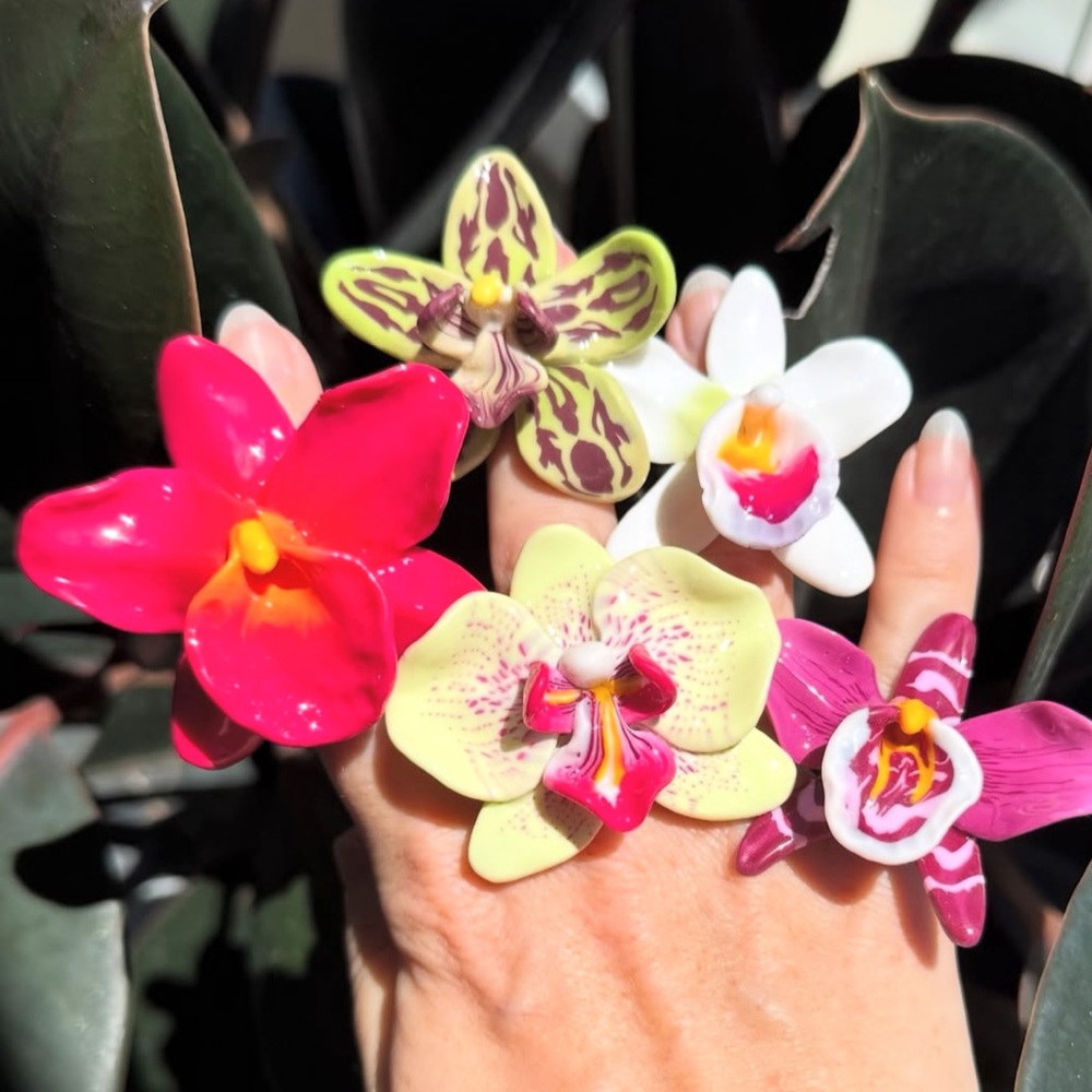 Tropical Flowers (sticker)Grippys OR MagSafe magnet.